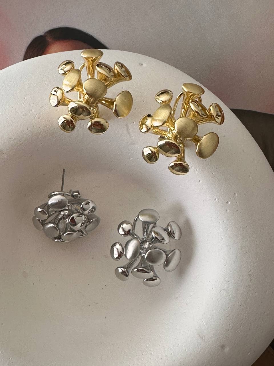 Vip Çelik Gümüş Renk Premium Seri Antialerjik Özel Tasarım Küpe En Boy 2,5 cm.