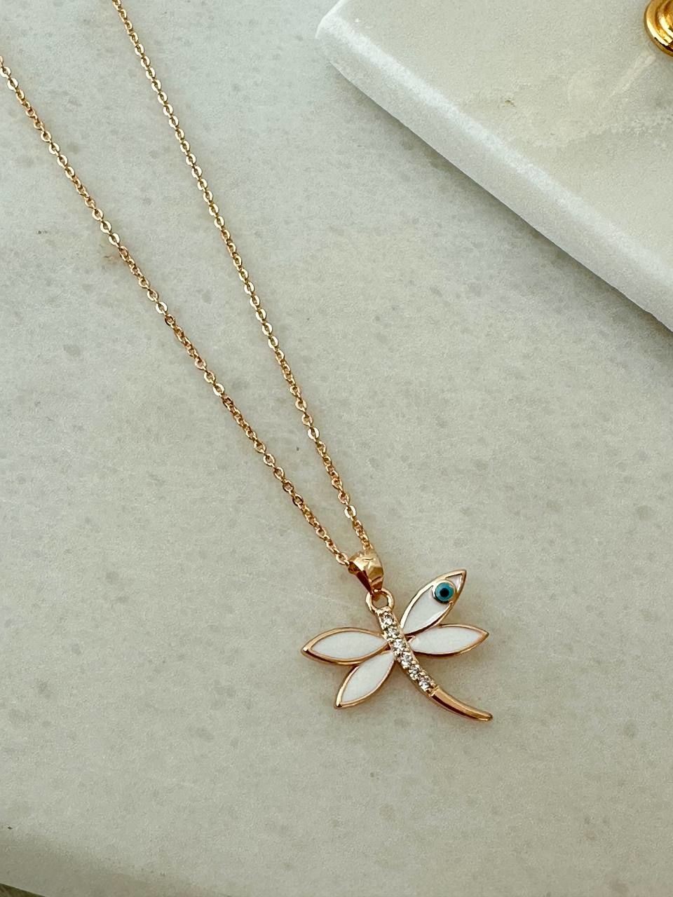 Vip Çelik Gold Renk Zirkon Taş Antialerjik Yusufçuk Figürlü Kolye Uzunluk 45 cm. Uç Genişlik 2 cm. Uzunluk 2,5 cm.