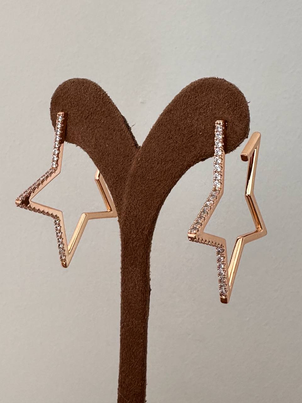 Vip Çelik Gold Renk Zirkon Taşlı Yıldız Figürlü Antialerjik Küpe En Boy 4,5 cm.