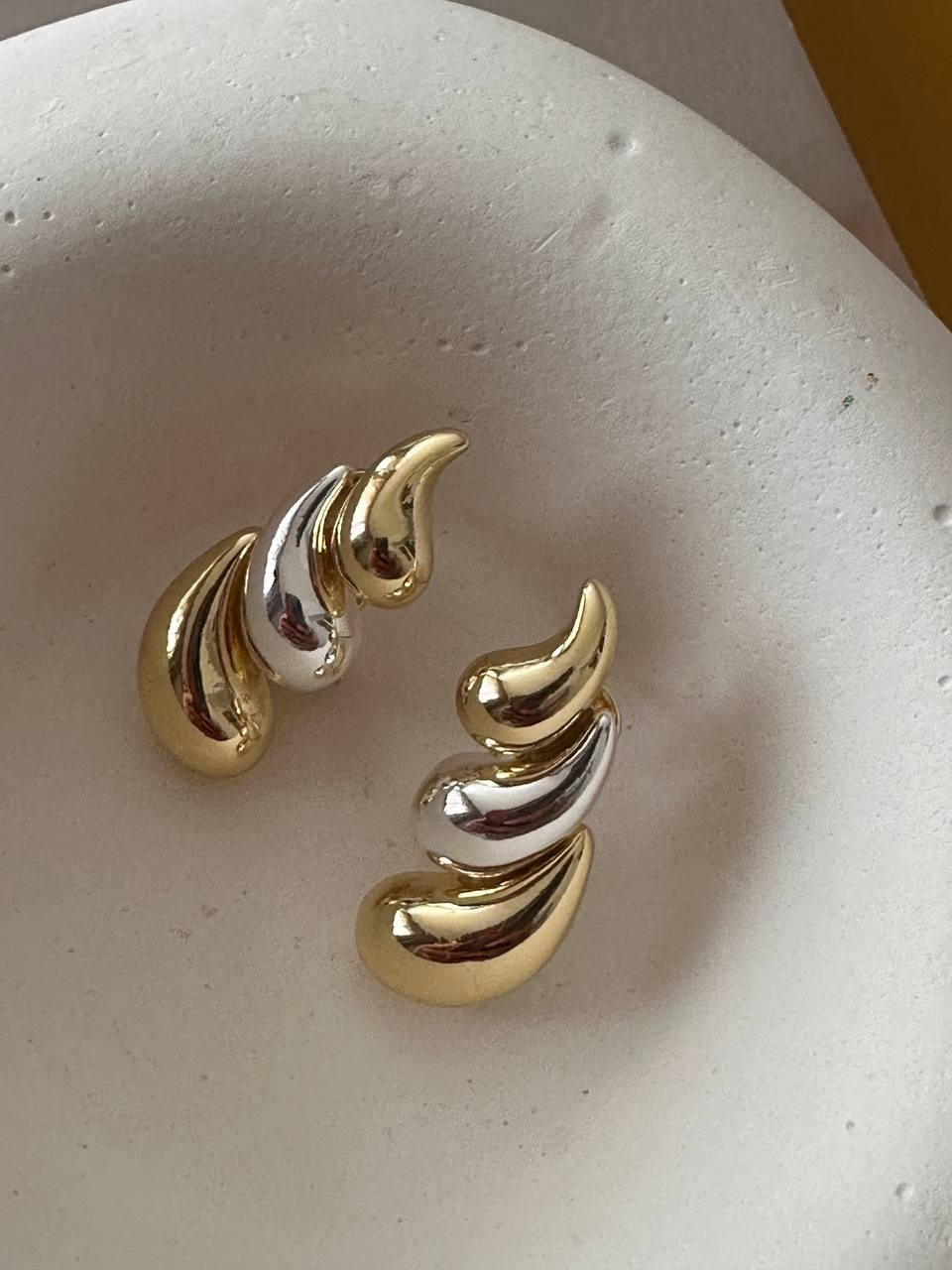 Vip Çelik Gold ve Gümüş Renk Premium Seri Özel Tasarım Küpe Uzunluk 3,5 cm.