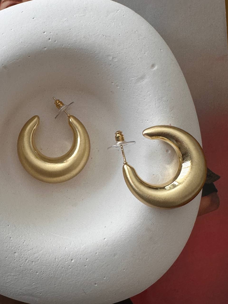 Vip Çelik Soft Gold Renk Premium Seri Antialerjik Bombeli Yarım Halka Küpe En Boy 3 cm.