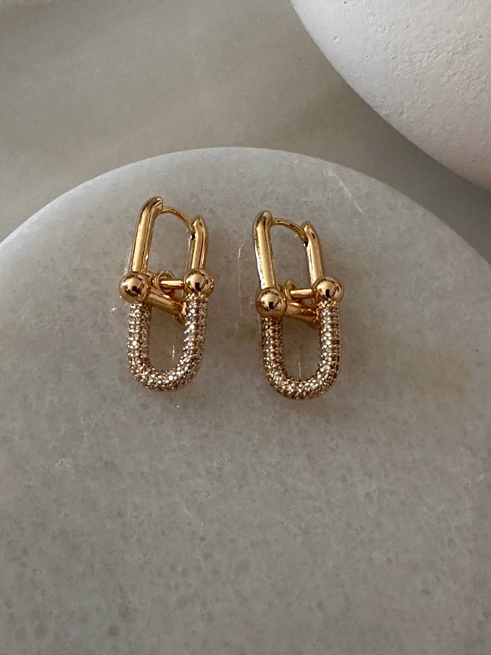 Vip Seri Gold Renk Zirkon Taşlı Rodyum Kaplama Tasarım Küpe Uzunluk 2,5 cm.