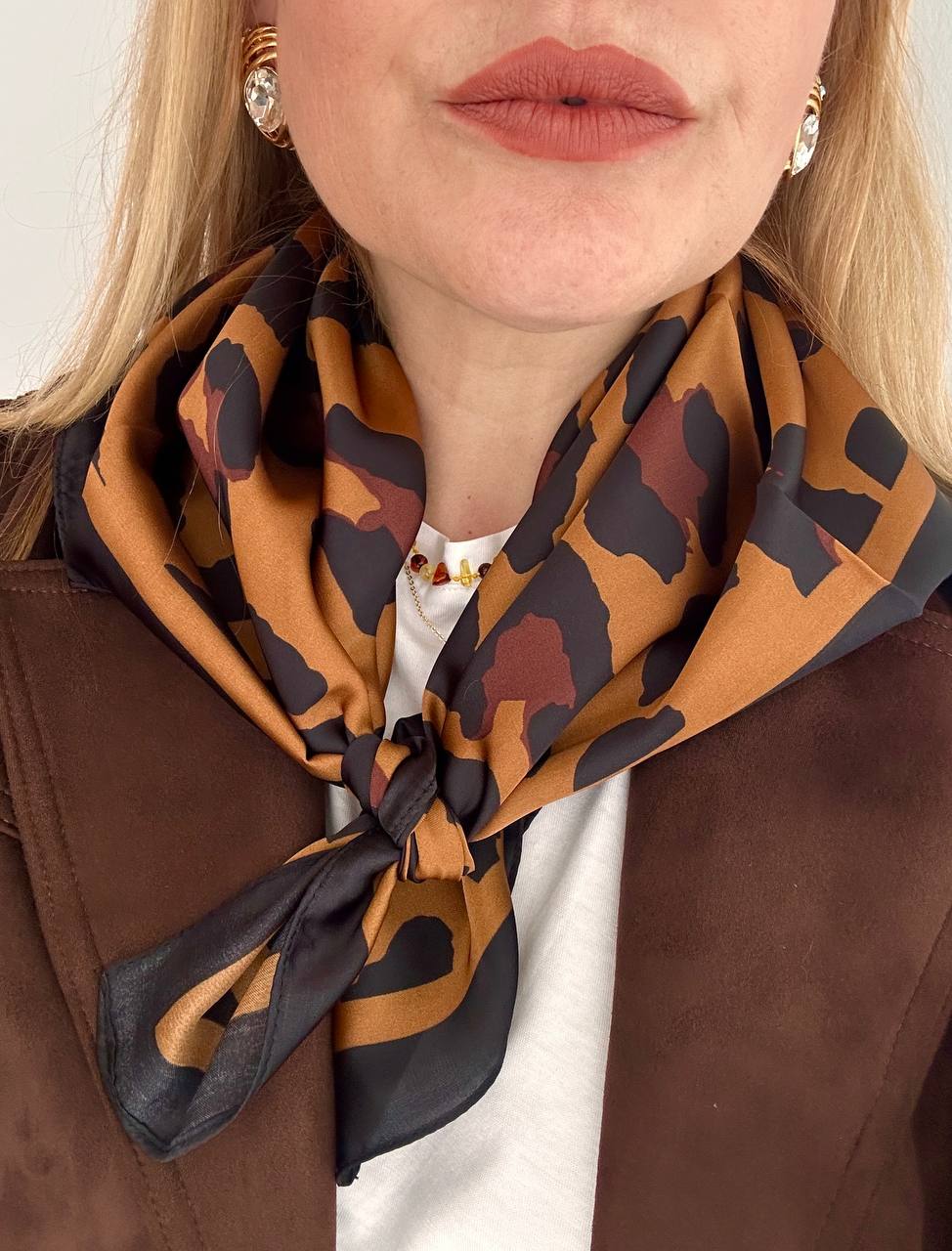 İpek Saten Kumaş Renkli Leopar Desenli Fular 70 x 70