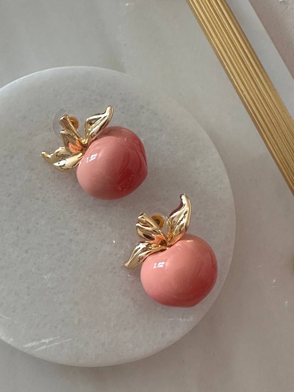 Vip Seri Gold Renk Rodyum Kaplama Meyve Figürlü Tasarım Küpe En Boy 3 cm.
