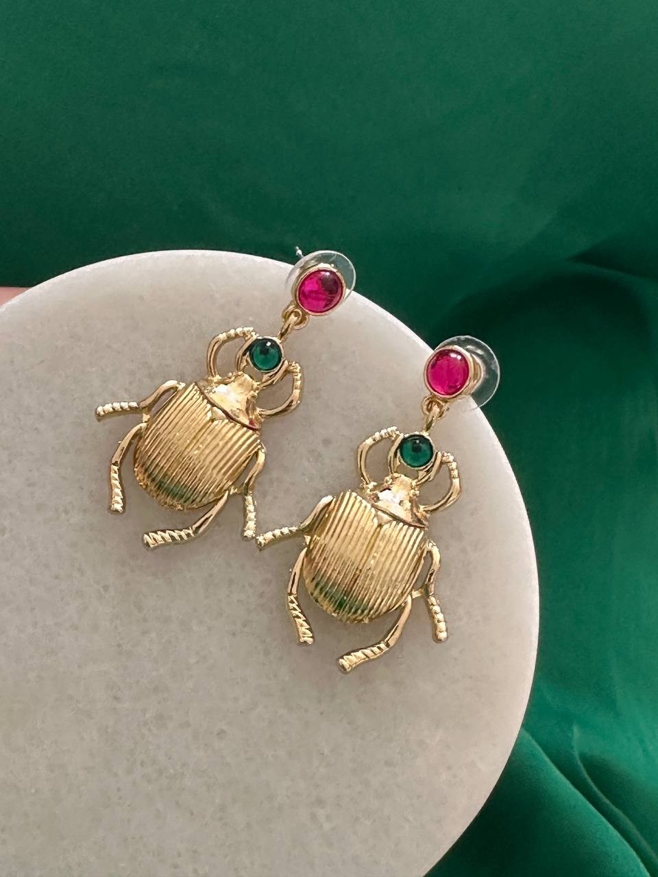 Gold Renk Zirkon Renkli Taşlı Rodyum Kaplama Örümcek Sallantılı Küpe Uzunluk 4,5 cm.