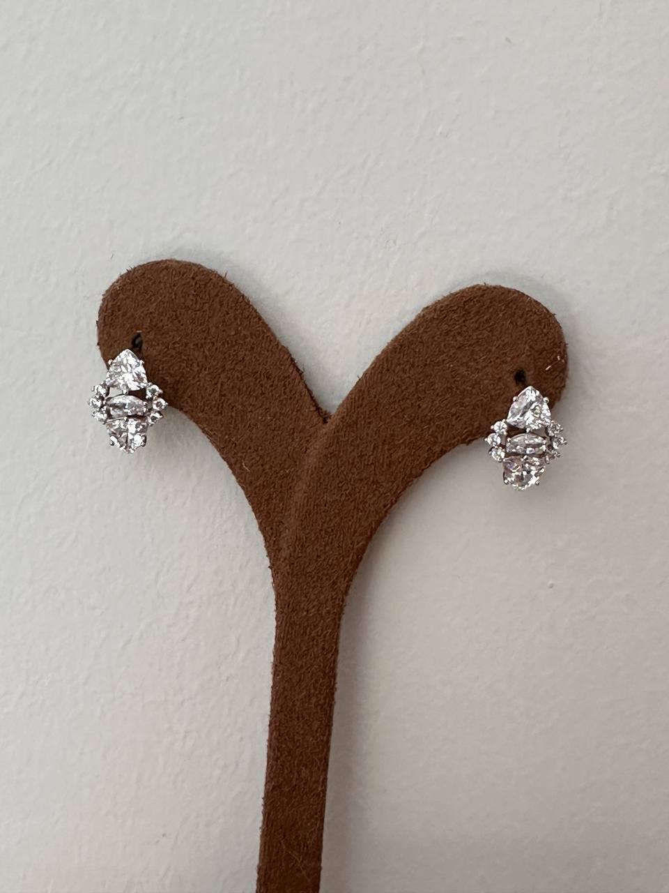 Vip Çelik Gümüş Renk Zirkon Taşlı Tasarım Oval Halka Küpe Genişlik 1 cm.