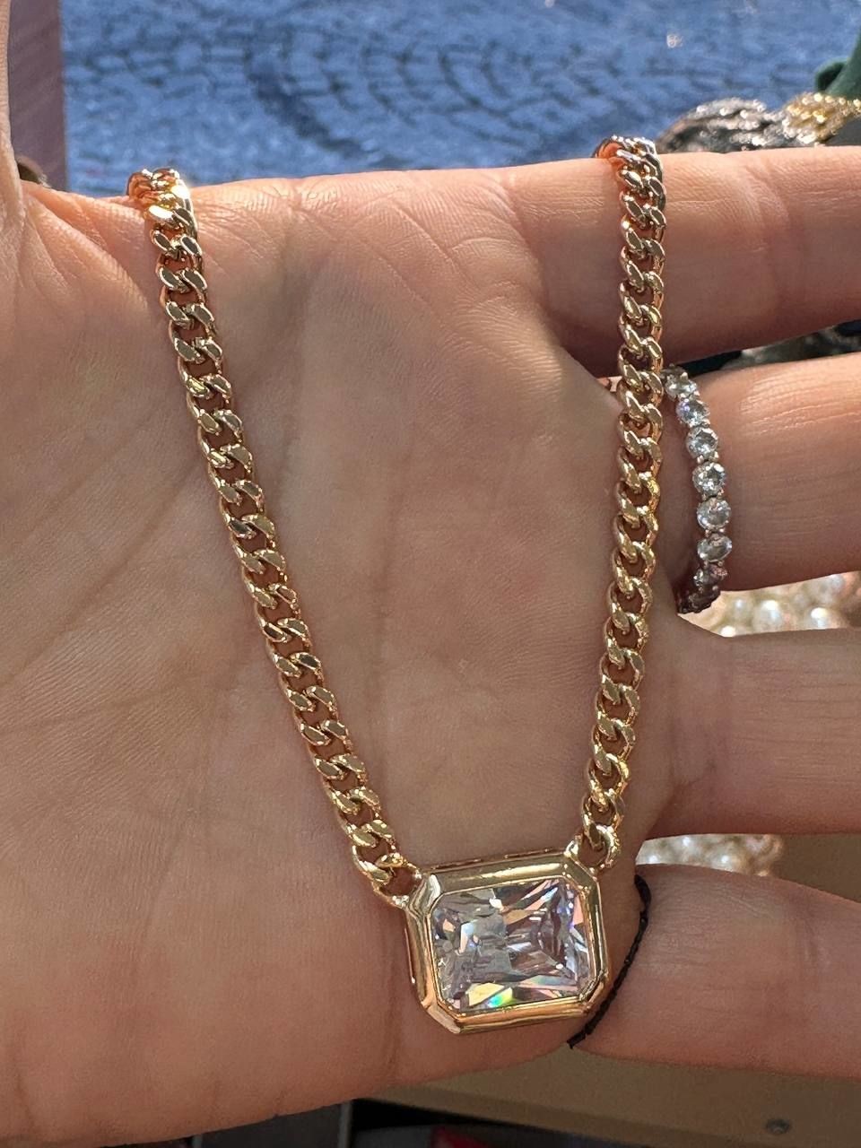 Vip Çelik Gold Renk Zirkon Baget Taş Detaylı Antialerjik Kolye Uzunluk Min. 40 cm. Max. 45 cm.