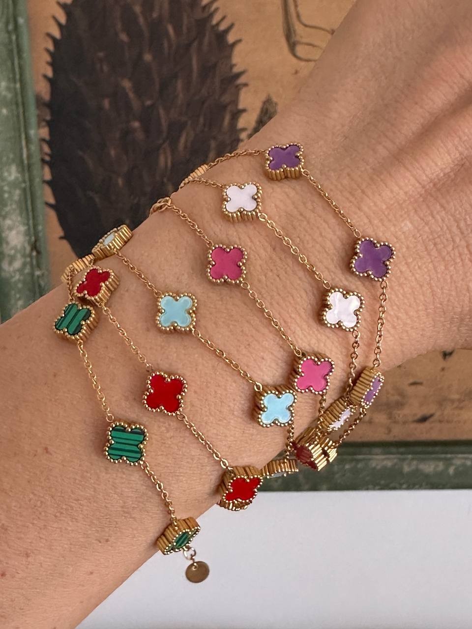 Paslanmaz Çelik Gold Renk Pembe Yonca Figürlü Bileklik Uzunluk 16 cm. 20 cm.