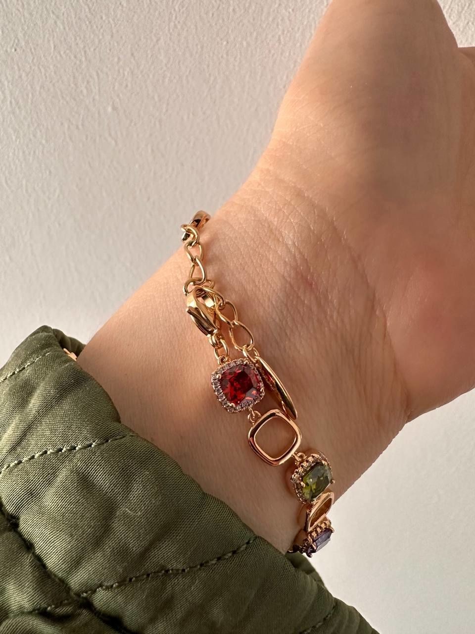 Vip Çelik Gold Renk Zirkon Renkli Taş Antialerjik Premium Seri Bileklik Uzunluk Min. 17,5 cm. Max. 21 cm. Taş Genişlik 8 mm.