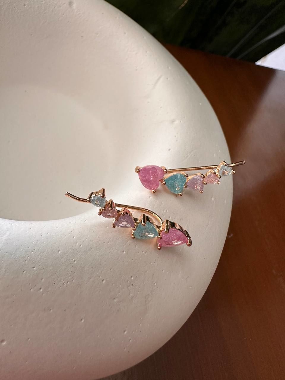 Vip Çelik Gold Renk Zirkon Renkli Taş Sıralı Küpe Uzunluk 2 cm.