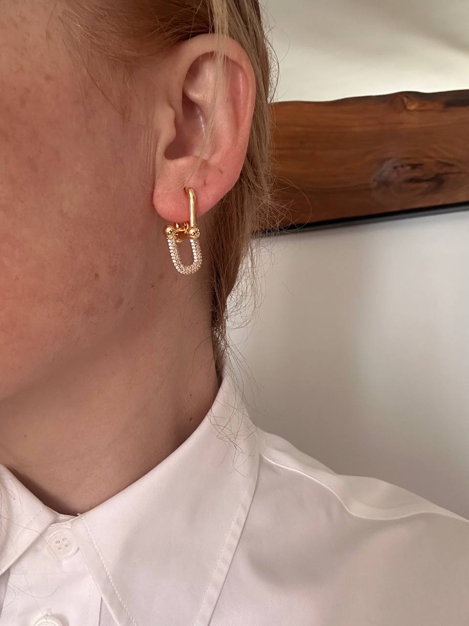 Vip Seri Gold Renk Zirkon Taşlı Rodyum Kaplama Tasarım Küpe Uzunluk 2,5 cm.