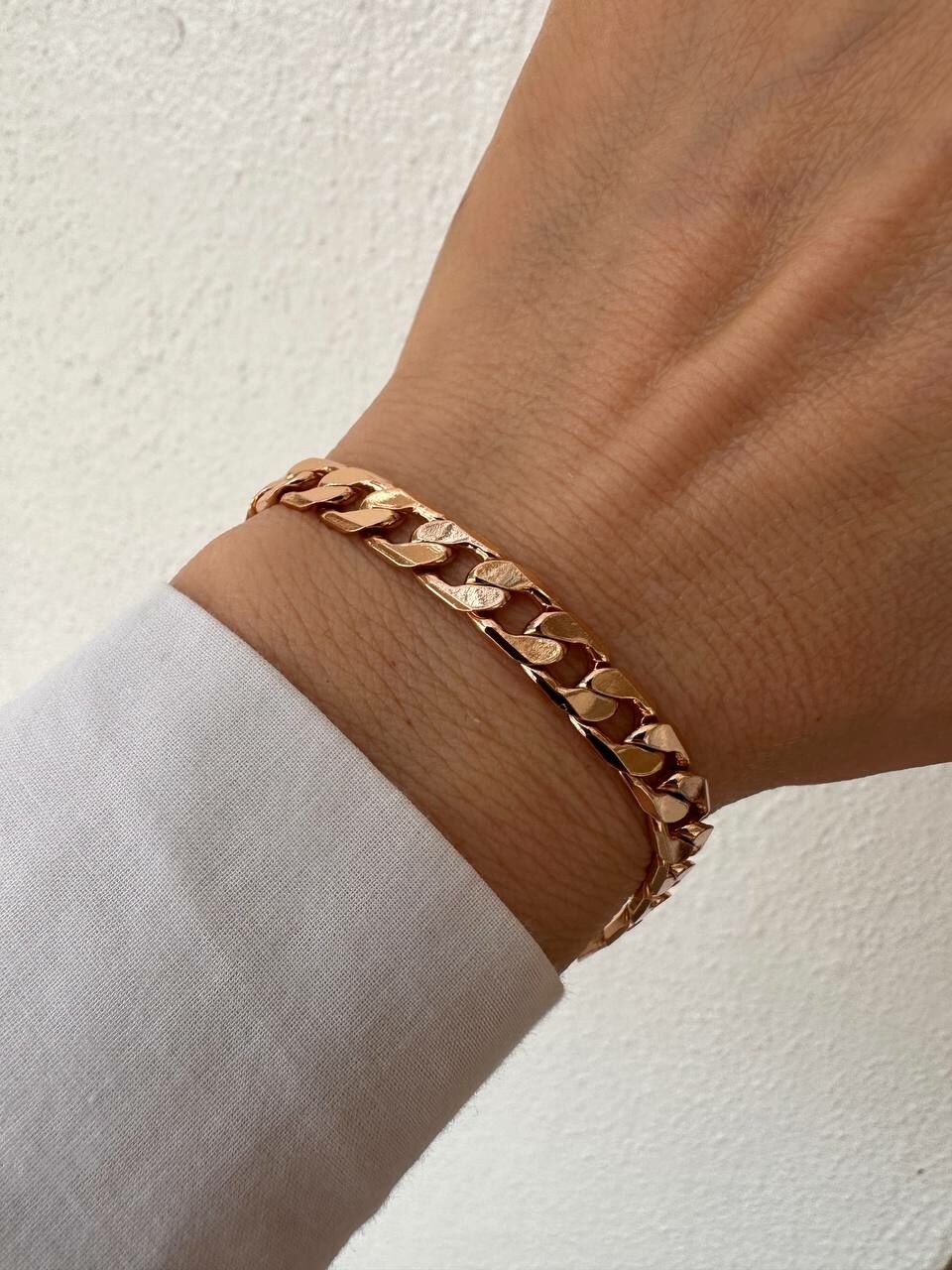 Vip Çelik Gold Renk Antialerjik Zincir Bileklik Uzunluk 18 cm. Kalınlık 7 mm.
