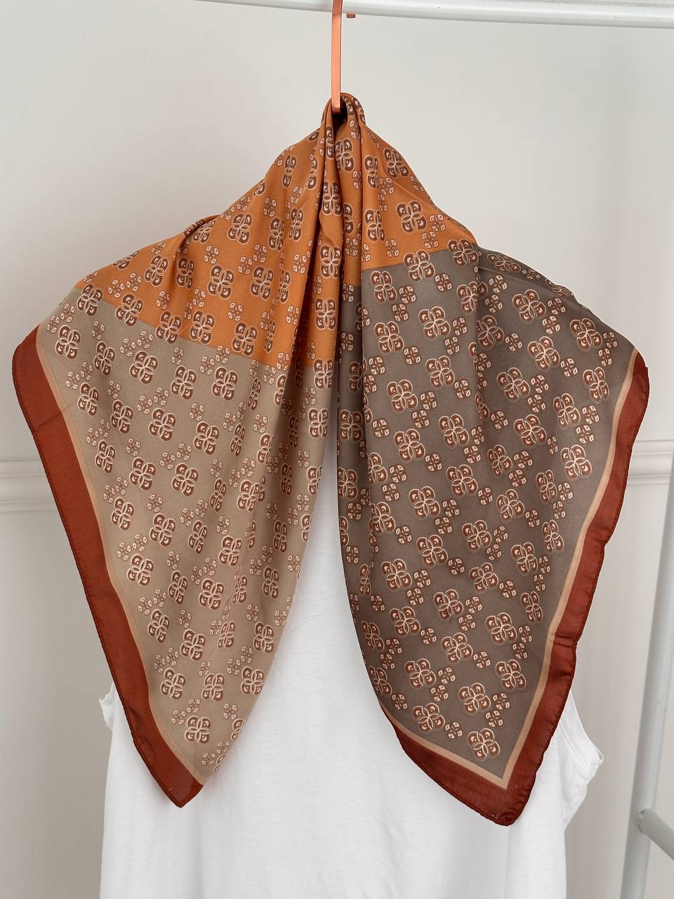 İpek Saten Kumaş Renkli Desenli Fular 70 x 70