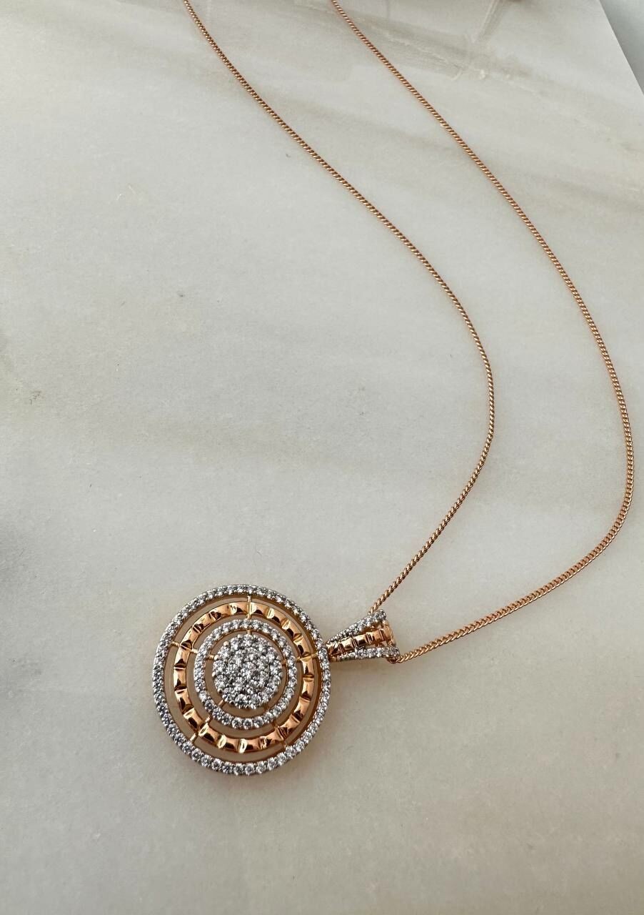 Vip Çelik Gold Renk Zirkon Taş Antialerjik Madalyon Kolye Uzunluk 60 cm. Uç 3 cm. x 2 cm.