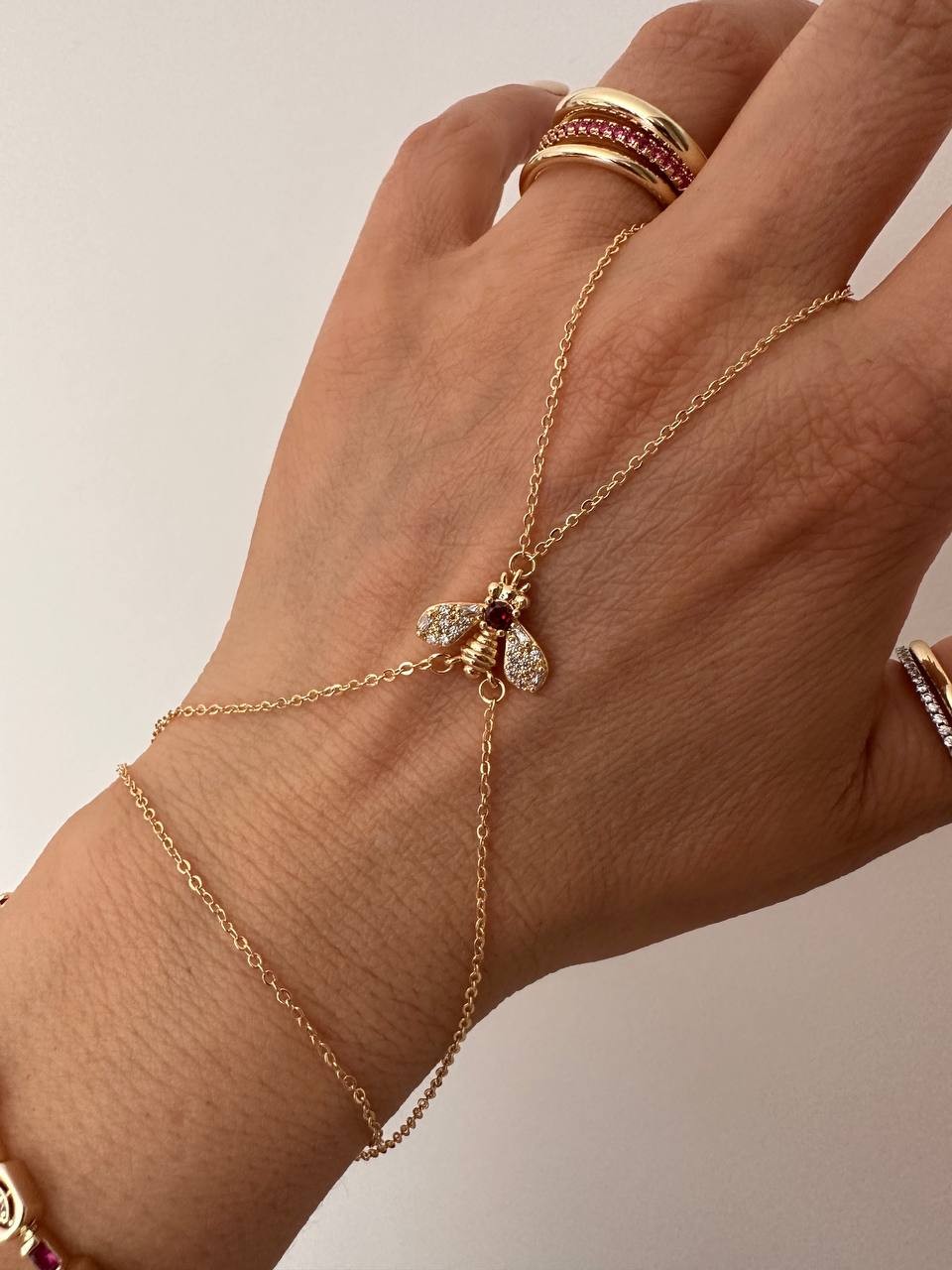 Gold Renk Zirkon Taşlı Rodyum Kaplama Arı Figürlü Şahmeran Bileklik