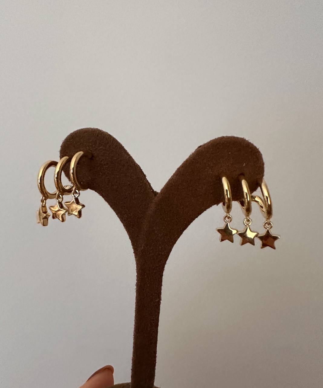 Vip Çelik Gold Renk 3 Sıralı Yıldız Sallantılı Antialerjik Küpe Genişlik 1,2 cm. Uzunluk 1,5 cm.