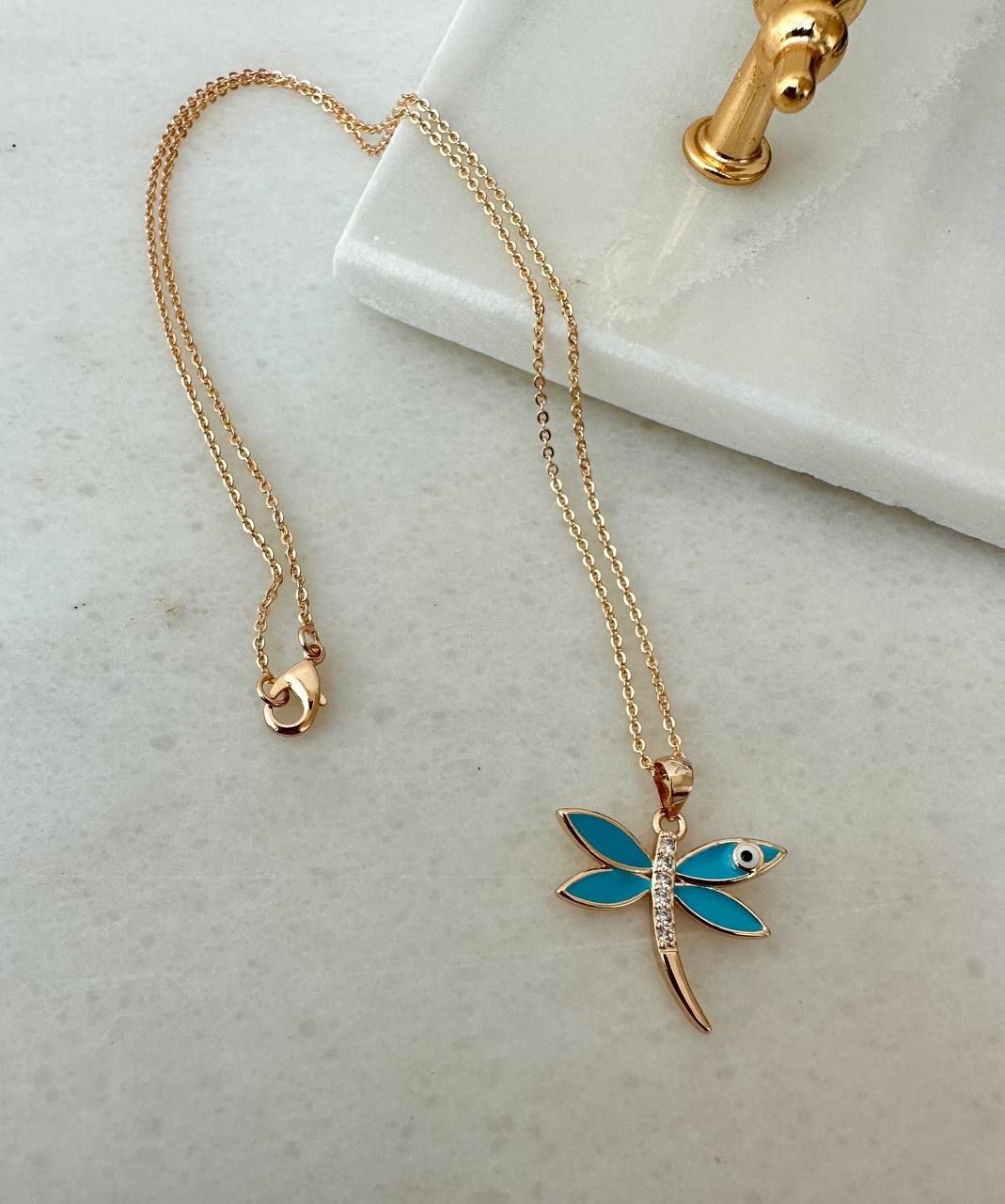 Vip Çelik Gold Renk Zirkon Taş Antialerjik Yusufçuk Figürlü Kolye Uzunluk 45 cm. Uç Genişlik 2 cm. Uzunluk 2,5 cm.