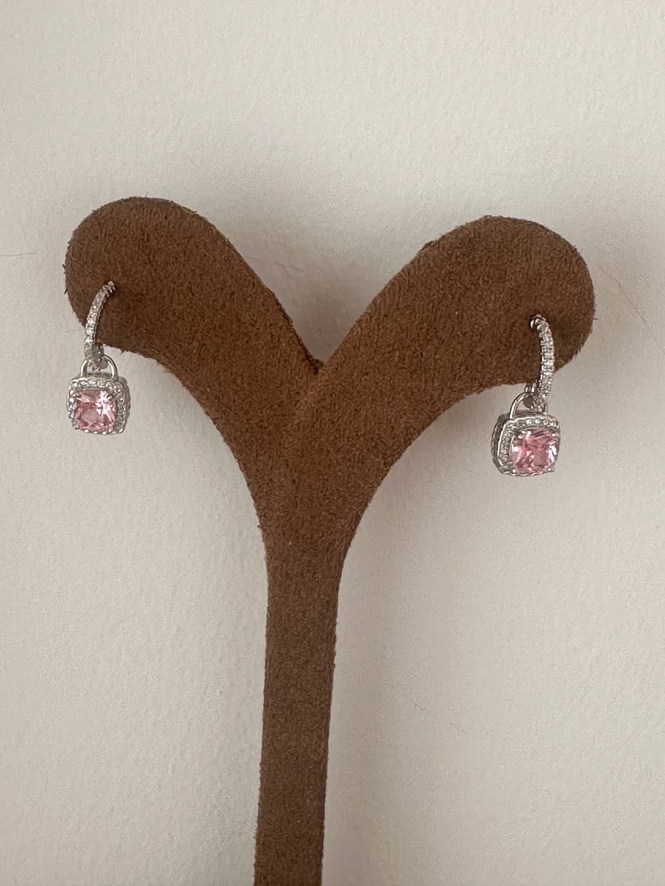 Vip Seri Gümüş Renk 925 K Gümüş Kaplama Zirkon Pembe Baget Taş Sallantılı Küpe Taş Genişlik 7 mm.