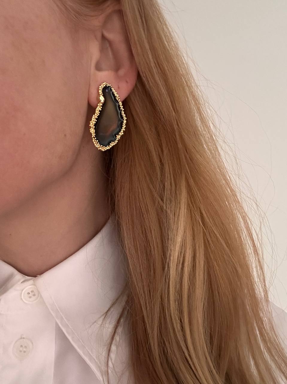 Vip Çelik Gold Renk Lazer Kesim Premium Seri Antialerjik Küpe Genişlik 2 cm Uzunluk 4 cm.