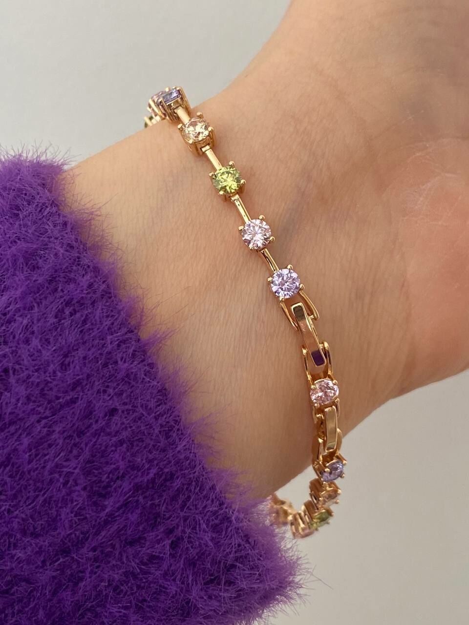 Vip Çelik Gold Renk Zirkon Renkli Taş Antialerjik Bileklik Uzunluk 16 cm. Ek Klipsle 17,5 cm.