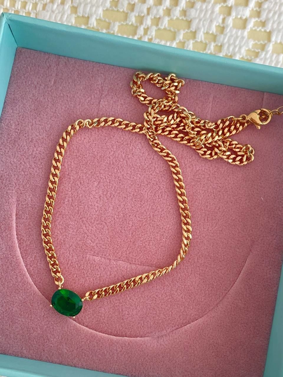 Vip Çelik Gold Renk Zirkon Yeşil Taş Zincir Kolye Uzunluk Min.38 cm. Max.43 cm. Zincir Kalınlık 3 mm
