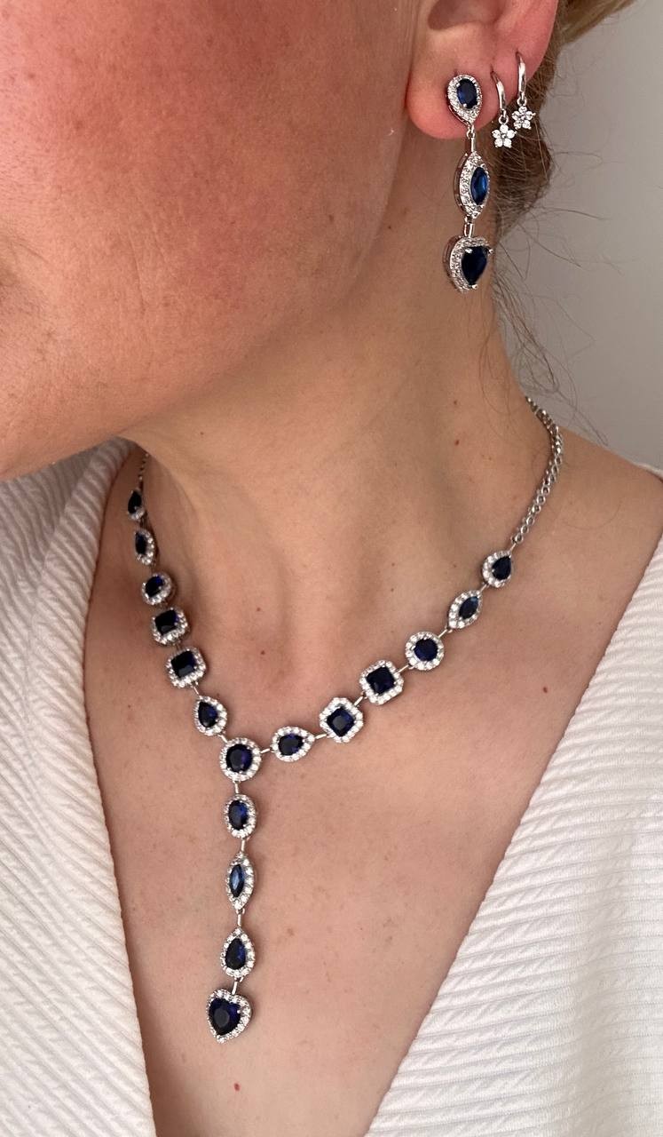Vip Çelik Gümüş Renk Zirkon Beyaz ve Gece Mavisi Taşlı Premium Seri Antialerjik Kolye Küpe İkili Set Takım Kolye 42 cm. Küpe 4,5 cm.