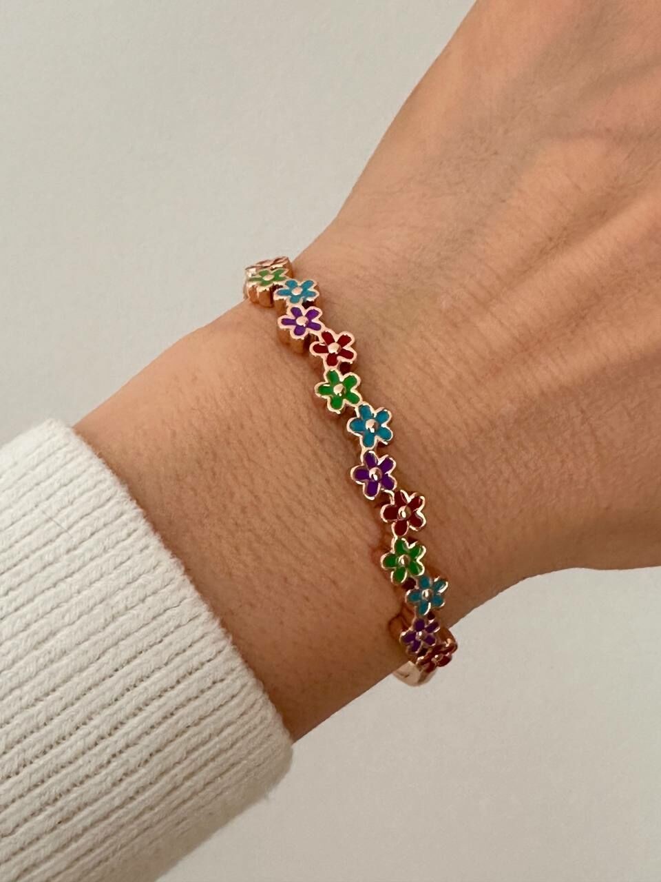Vip Çelik Roze Gold Renk Çiçek Figürlü Antialerjik Kelepçe Bileklik Genişlik 6 cm.