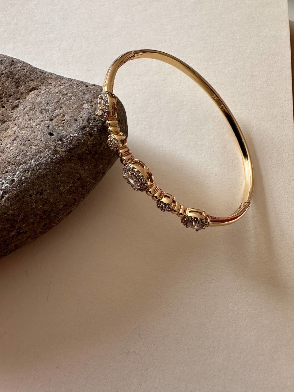 Vip Çelik 14 K Gold Renk Zirkon Taş Antialerjik Kelepçe Bileklik Genişlik 6 cm.