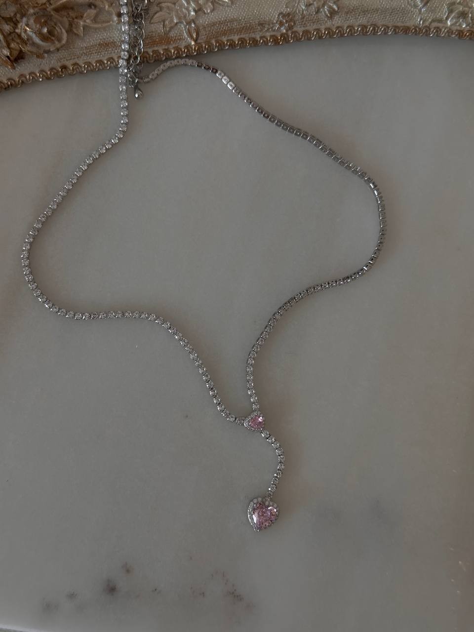 Gümüş Renk Paslanmaz Çelik Zirkon Taşlı Pembe Kalp Taş Sallantılı Su Yolu Kolye Uzunluk 40 cm. 45 cm. Taş 2 mm.