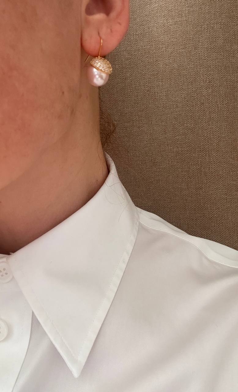 Vip Seri Gold Renk Zirkon Taşlı Cam İnci Detaylı Rodyum Kaplama Küpe Uzunluk 2,5 cm.