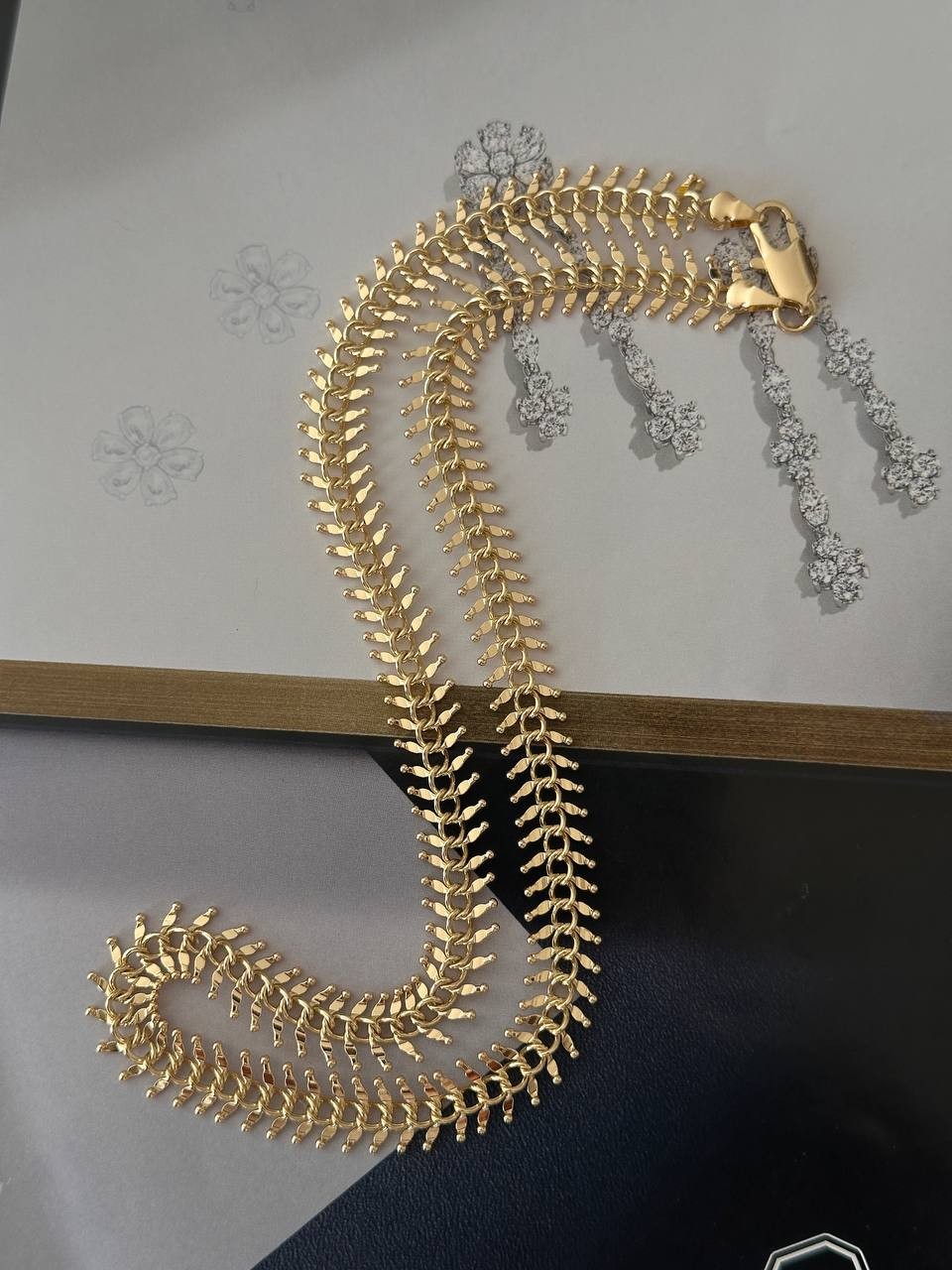 Vip Çelik Gold Renk Lazer Kesim Antialerjik Kalın Zincir Kolye Uzunluk 45 cm. Kalınlık 1 cm.