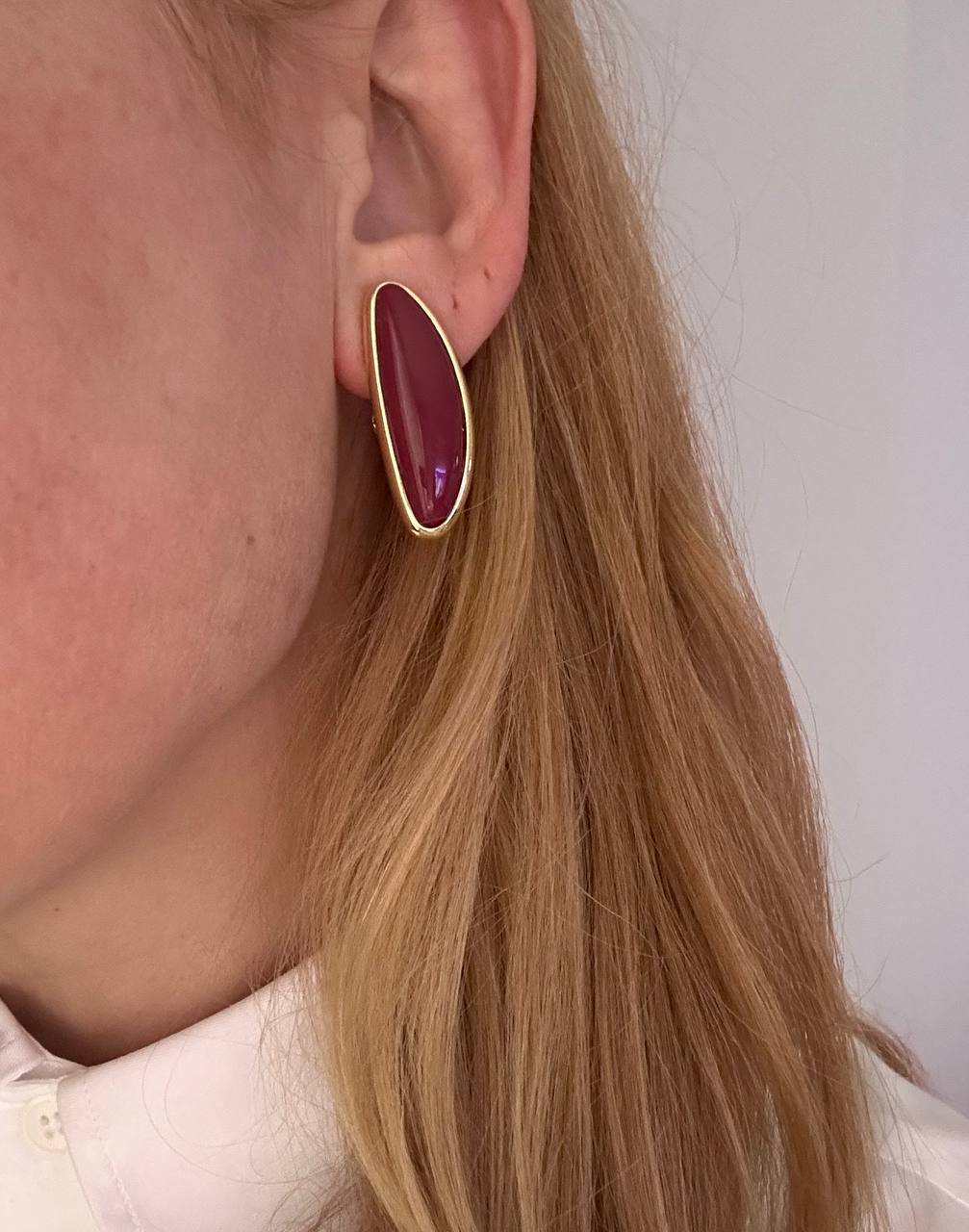 Vip Çelik Gold Renk Bordo Taşlı Lazer Kesim Premium Seri Antialerjik Küpe Uzunluk 3,5 cm.