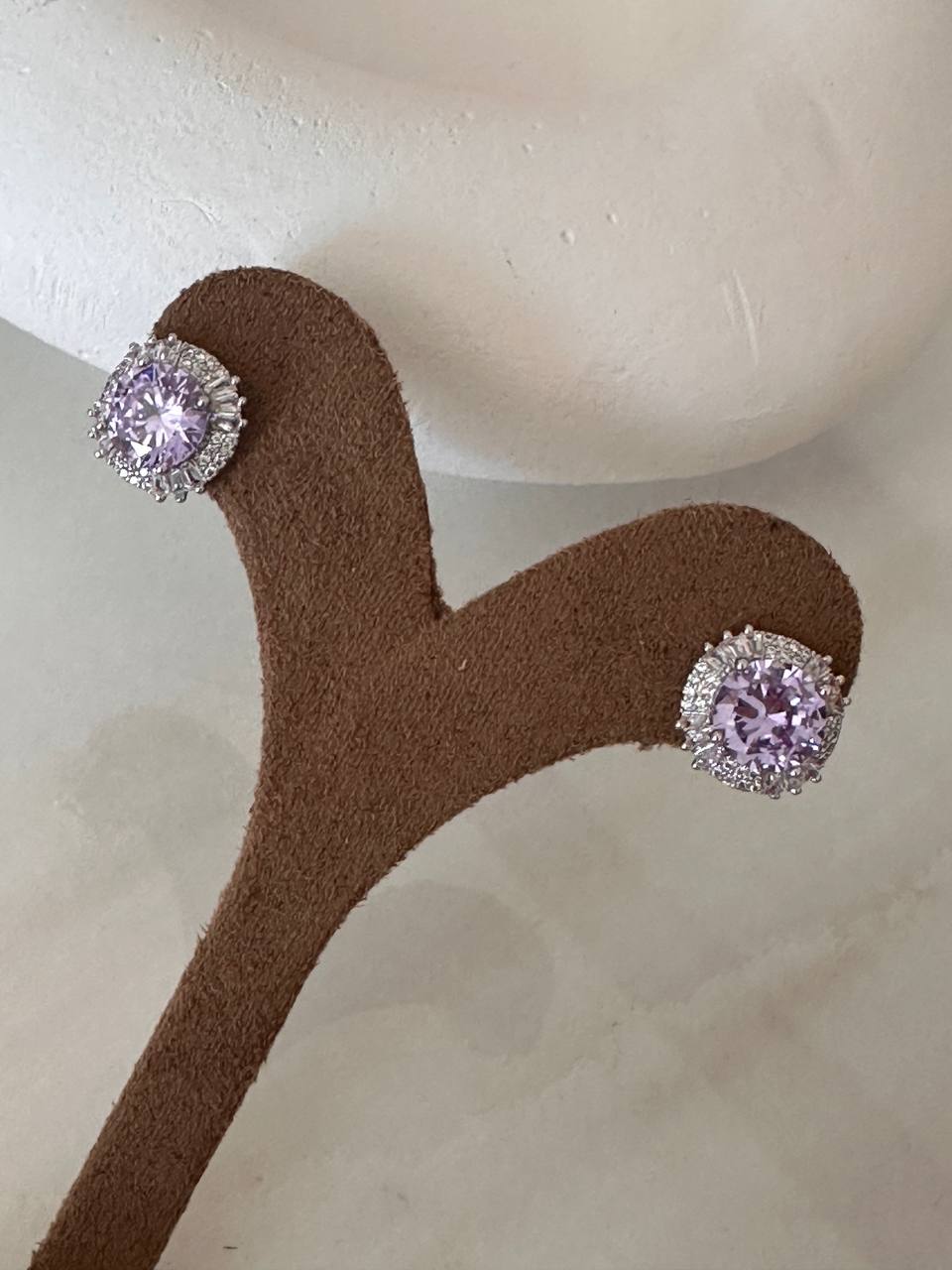 Vip Seri Gümüş Renk 925 K Gümüş Kaplama Zirkon Mor Taşlı Küpe Genişlik 1,3 cm.