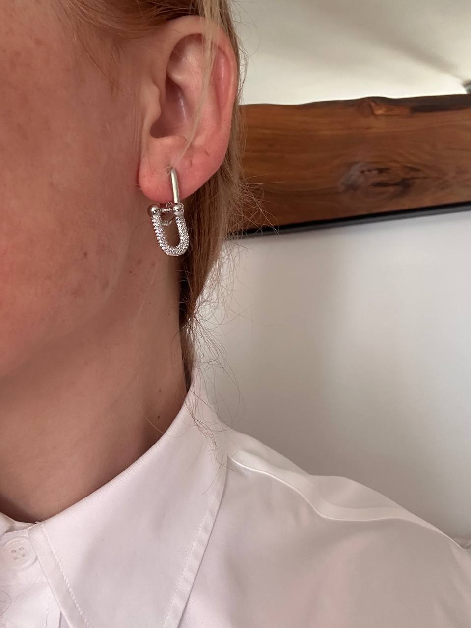 Vip Seri Gümüş Renk Zirkon Taşlı Rodyum Kaplama Tasarım Küpe Uzunluk 2,5 cm.