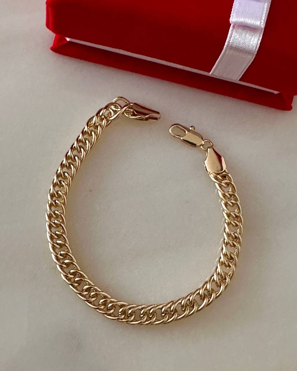 Vip Çelik Gold Renk Zincir Bileklik Uzunluk 21 cm. Kalınlık 6 mm.