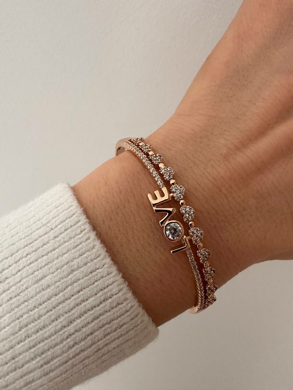 Vip Çelik Roze Gold Renk Zirkon Taş Antialerjik Kelepçe Bileklik Genişlik 6 cm.