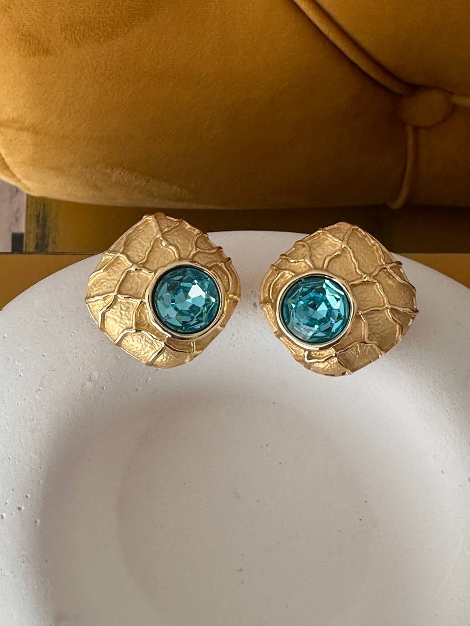 Vip Çelik Gold Renk Turkuaz Zirkon Taşlı Lazer Kesim Premium Seri Özel Tasarım Küpe En Boy 3 cm.