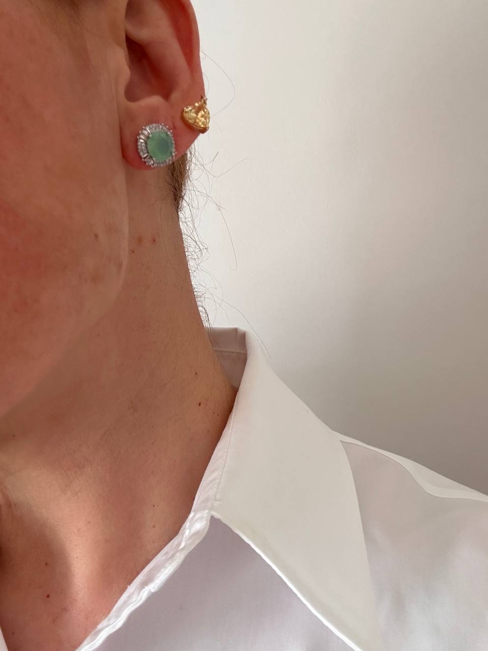 Vip Seri Gümüş Renk 925 K Gümüş Kaplama Zirkon Açık Yeşil Taşlı Küpe Genişlik 1,3 cm.