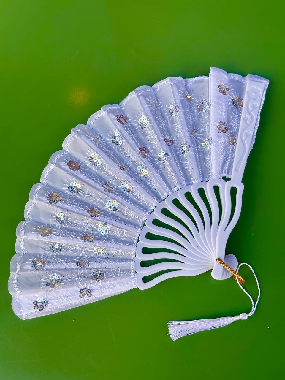 Beyaz Renkli Teflon Kumaş Payet Detaylı Yelpaze