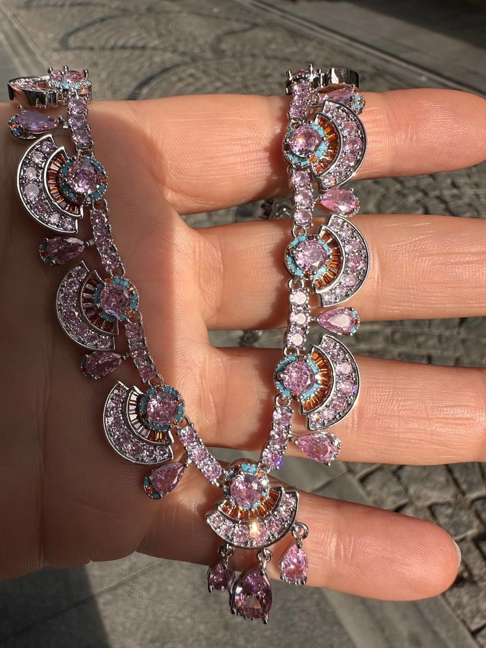Gümüş Renk Zirkon Renkli Taş Pırlanta İşçiliği Premium Seri Kolye Uzunluk 40 cm.