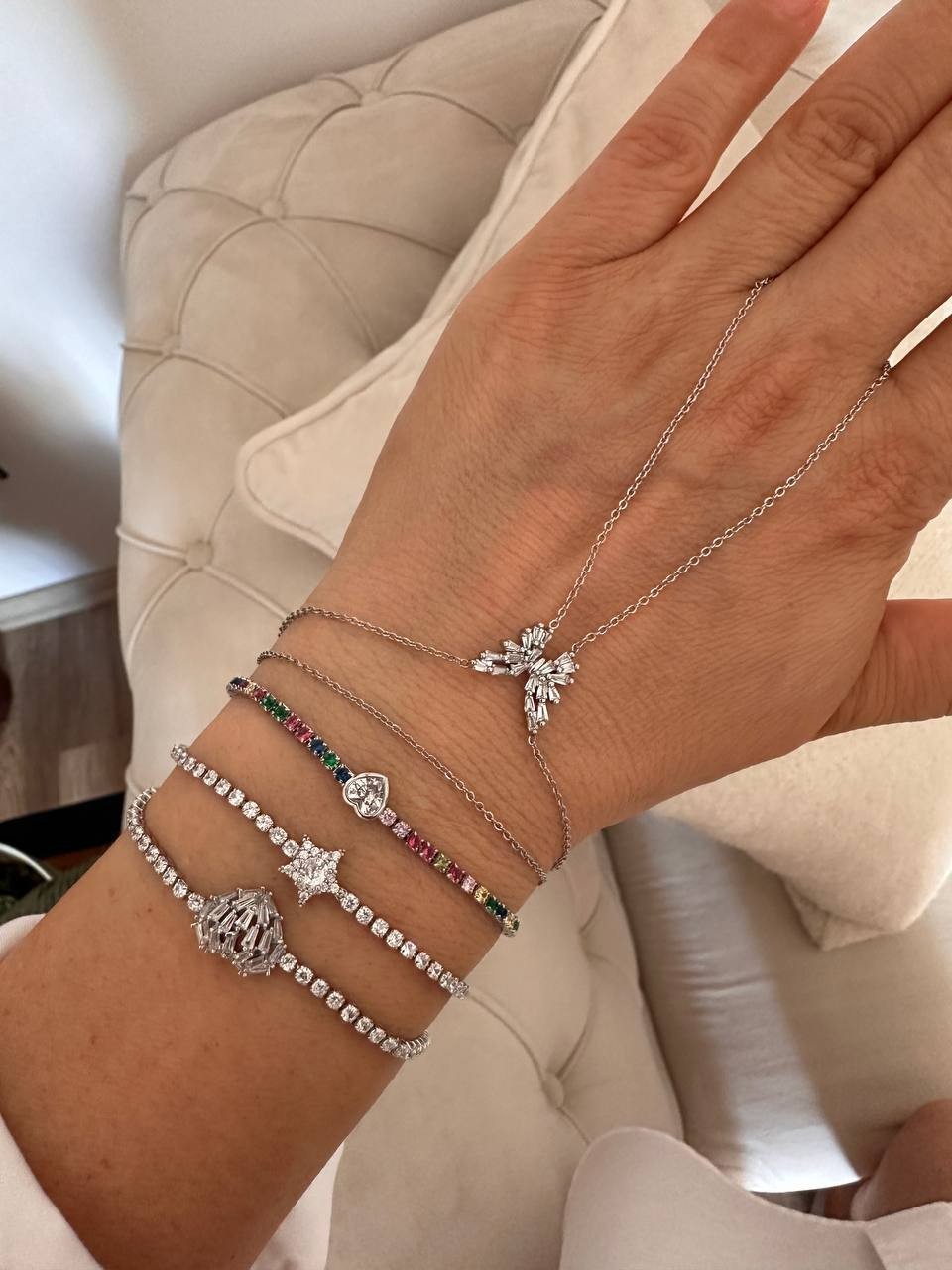 Vip Seri Gümüş Renk Zirkon Taşlı Yıldız Figürlü Rodyum Kaplama Su Yolu Bileklik Uzunluk 16 cm. Ek Klipsle 17 cm.