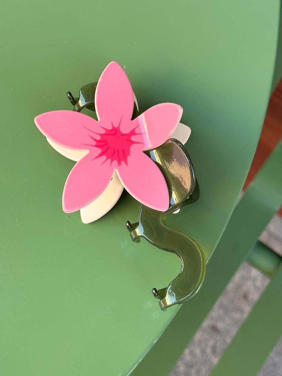 Yeşil Pembe Çiçek Figürlü Marka Model Mandal Toka Uzunluk 10 cm.
