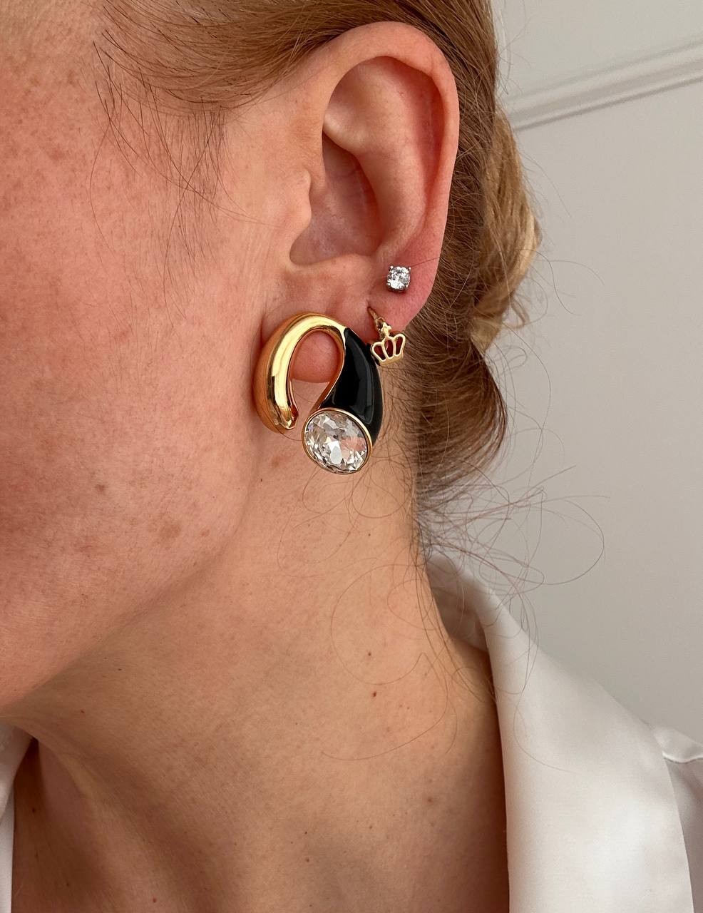 Vip Seri Gold Renk Zirkon Taşlı Siyah Mineli Rodyum Kaplama Tasarım Küpe En Boy 2,5 cm.