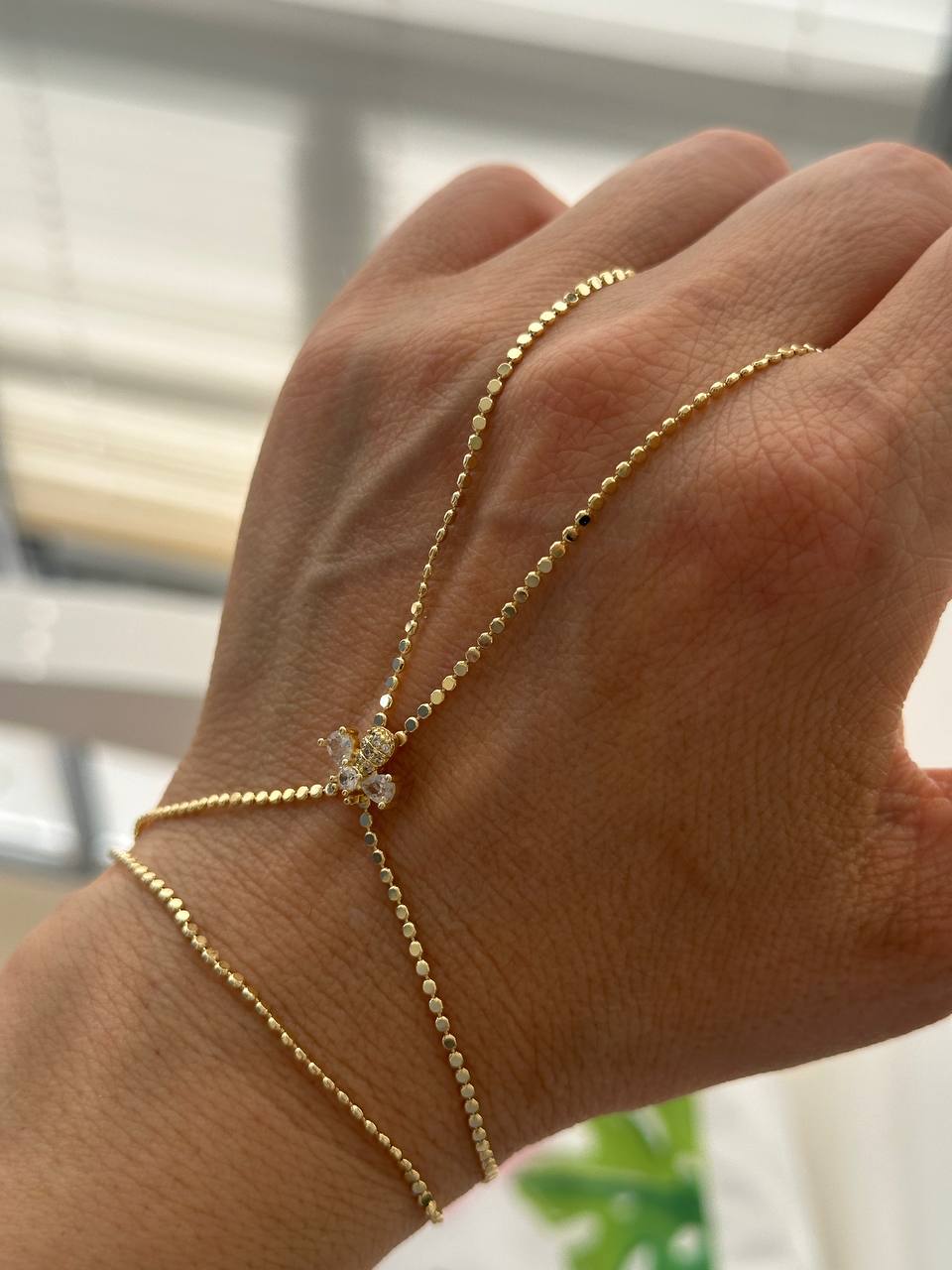 Gold Renk Zirkon Taşlı Pul Zincirli Arı Figürlü Rodyum Kaplama Şahmeran Bileklik