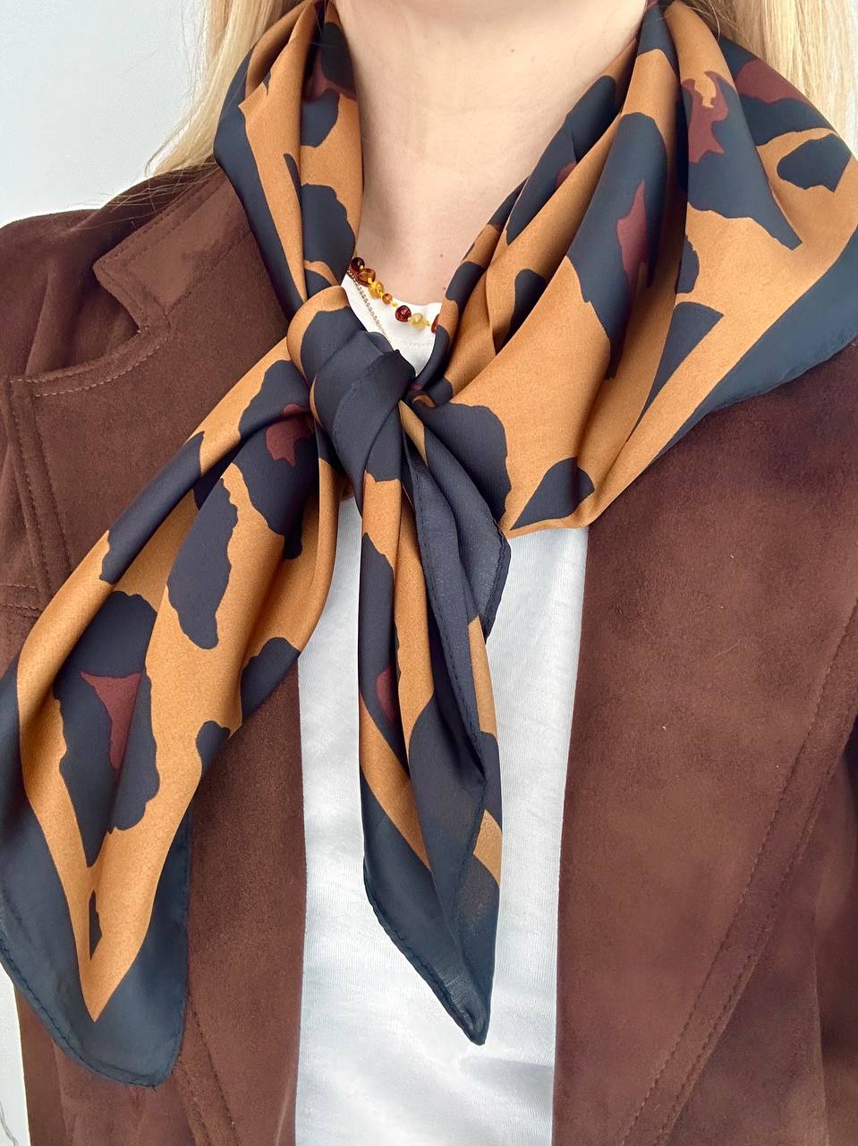 İpek Saten Kumaş Renkli Leopar Desenli Fular 70 x 70