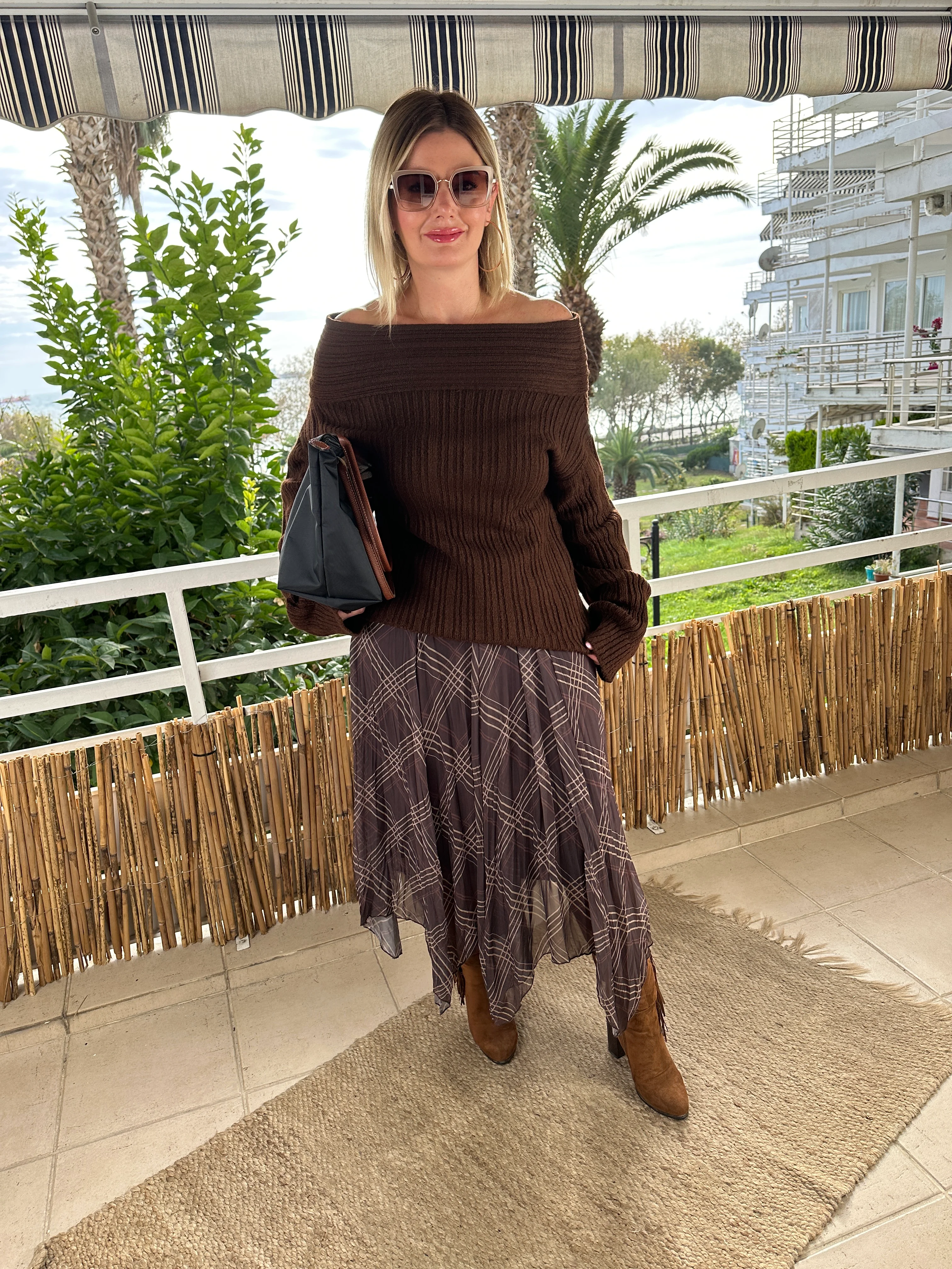 Madonna yaka triko kahve