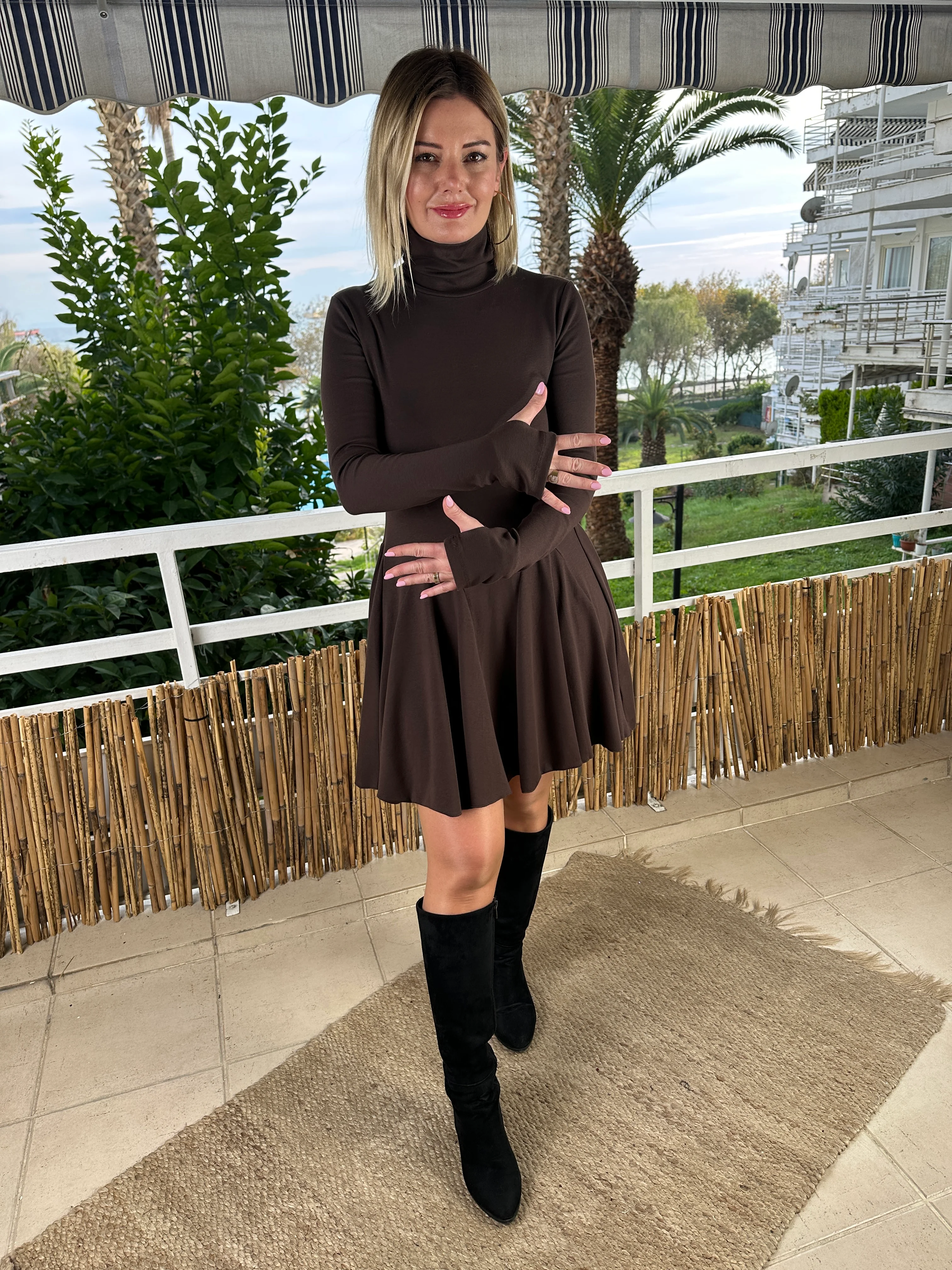 Boğazlı elbise kahve 