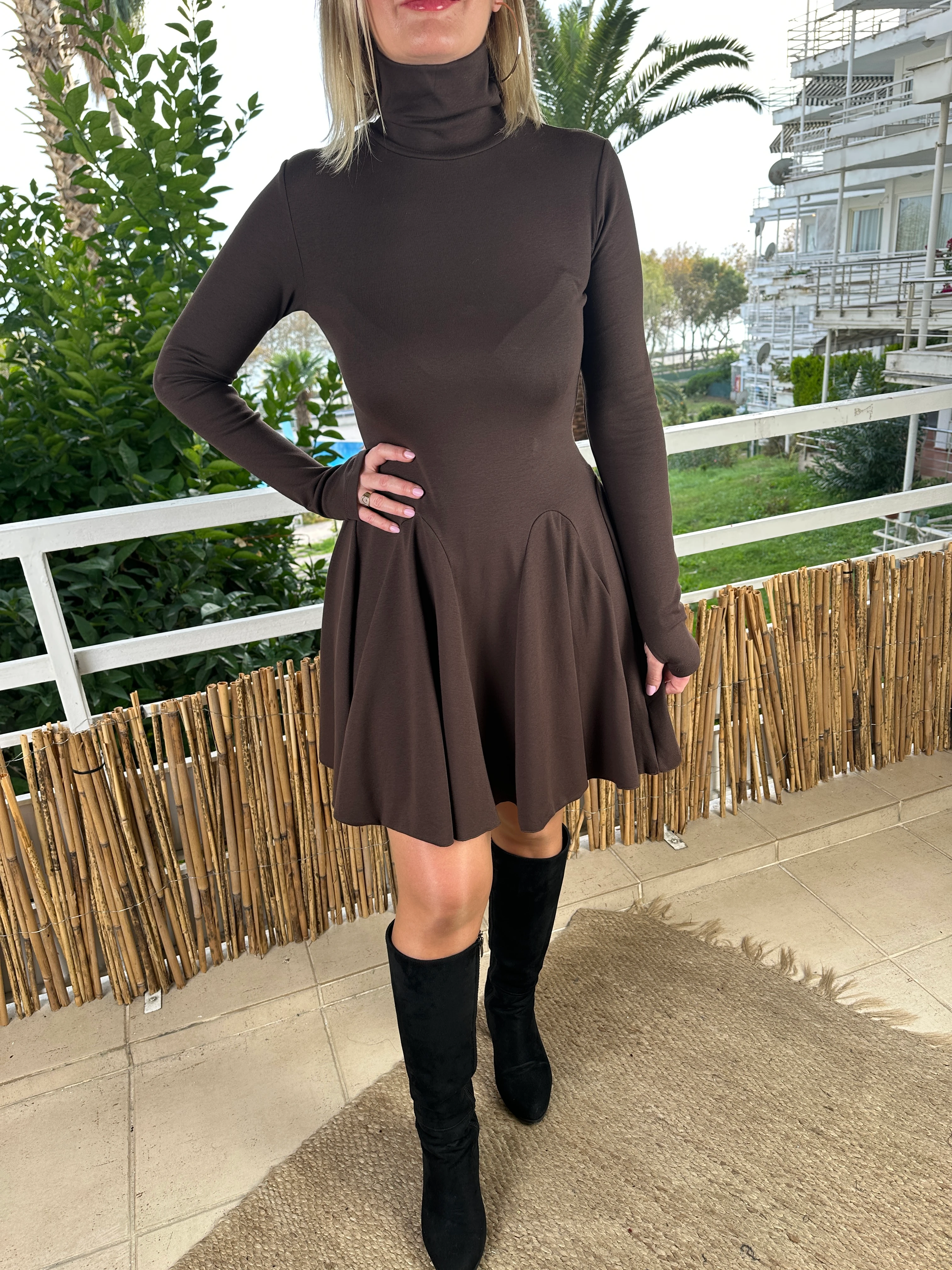 Boğazlı elbise kahve 