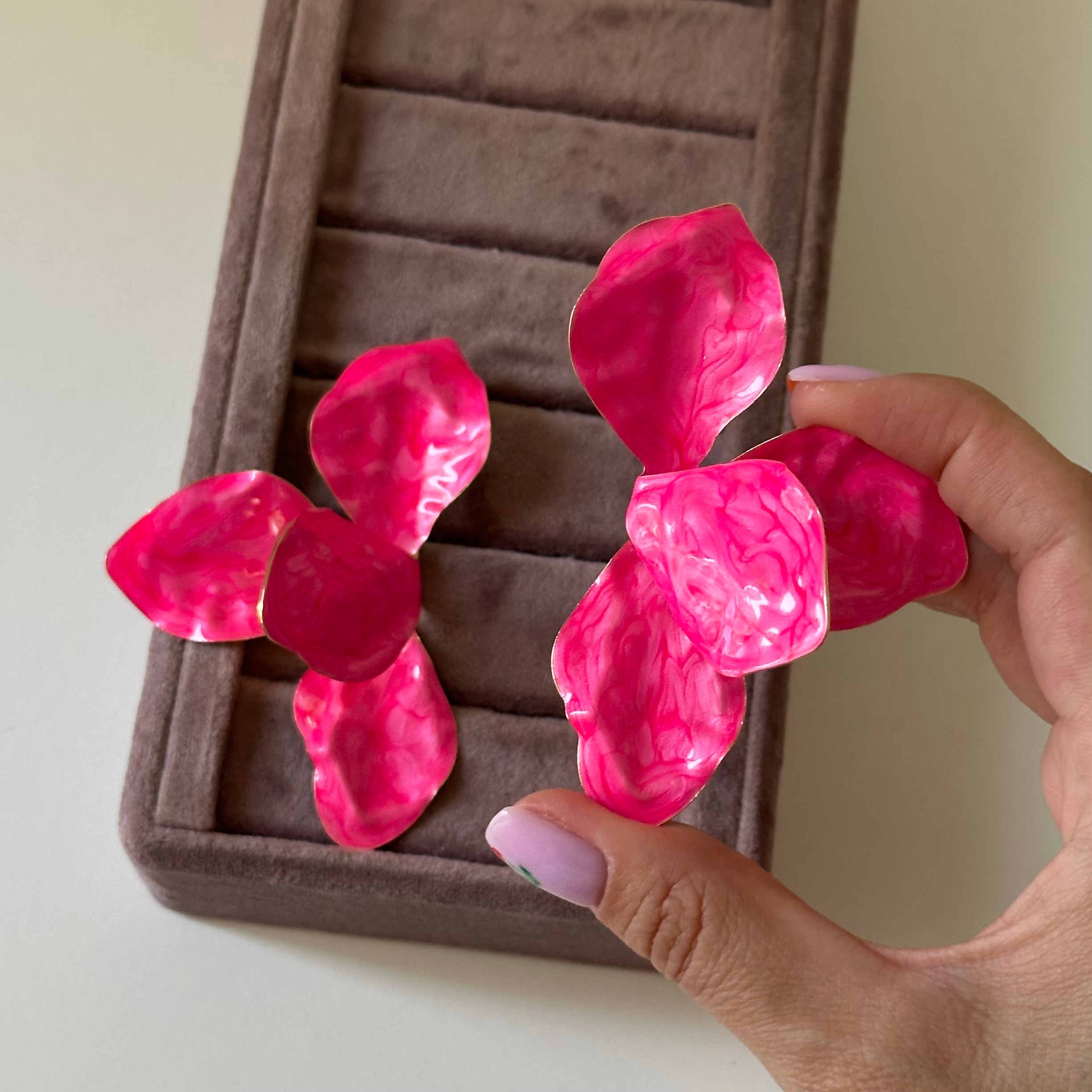 Mineli Pembe Çiçek Küpe