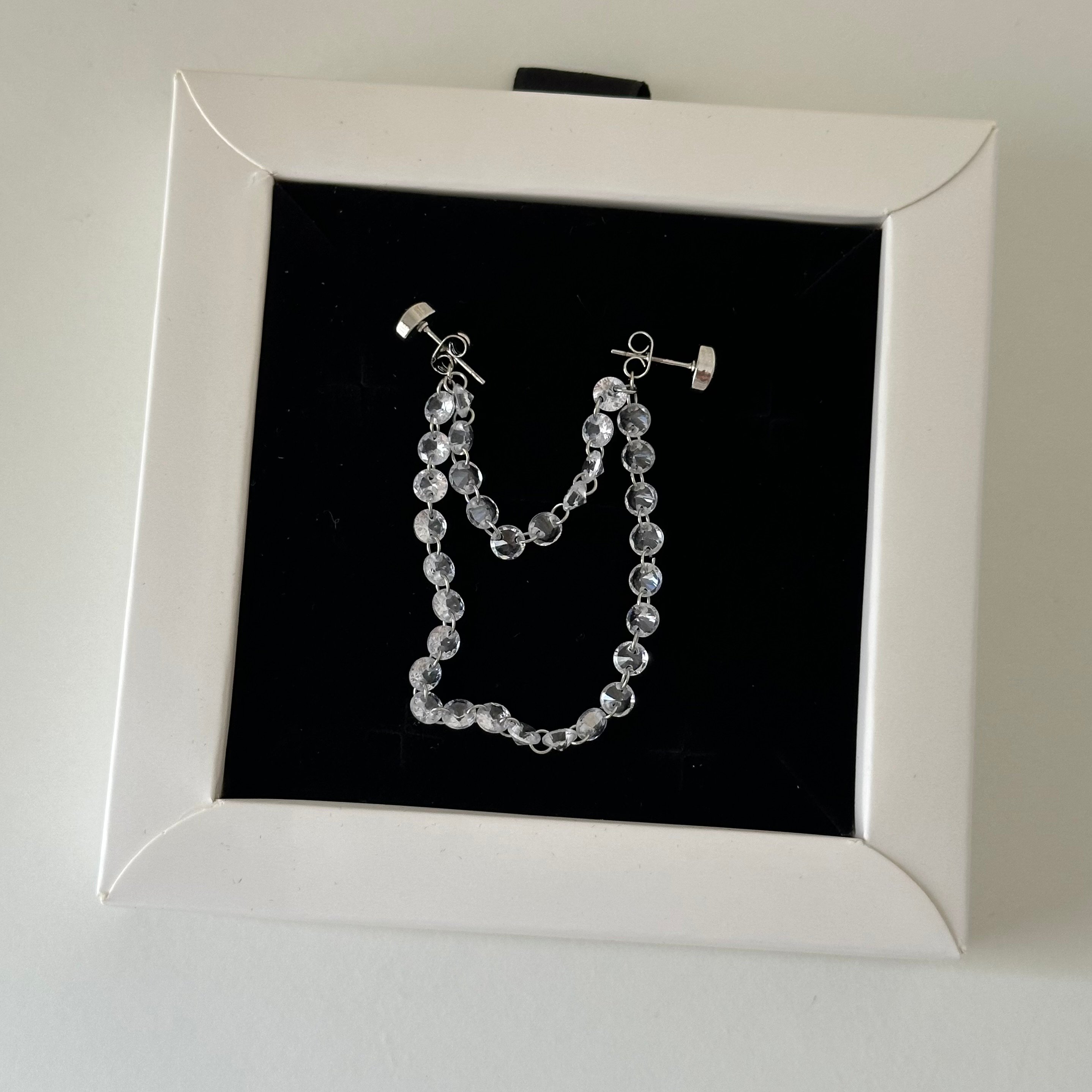 Yuvarlak Taş Sallantılı Silver Küpe